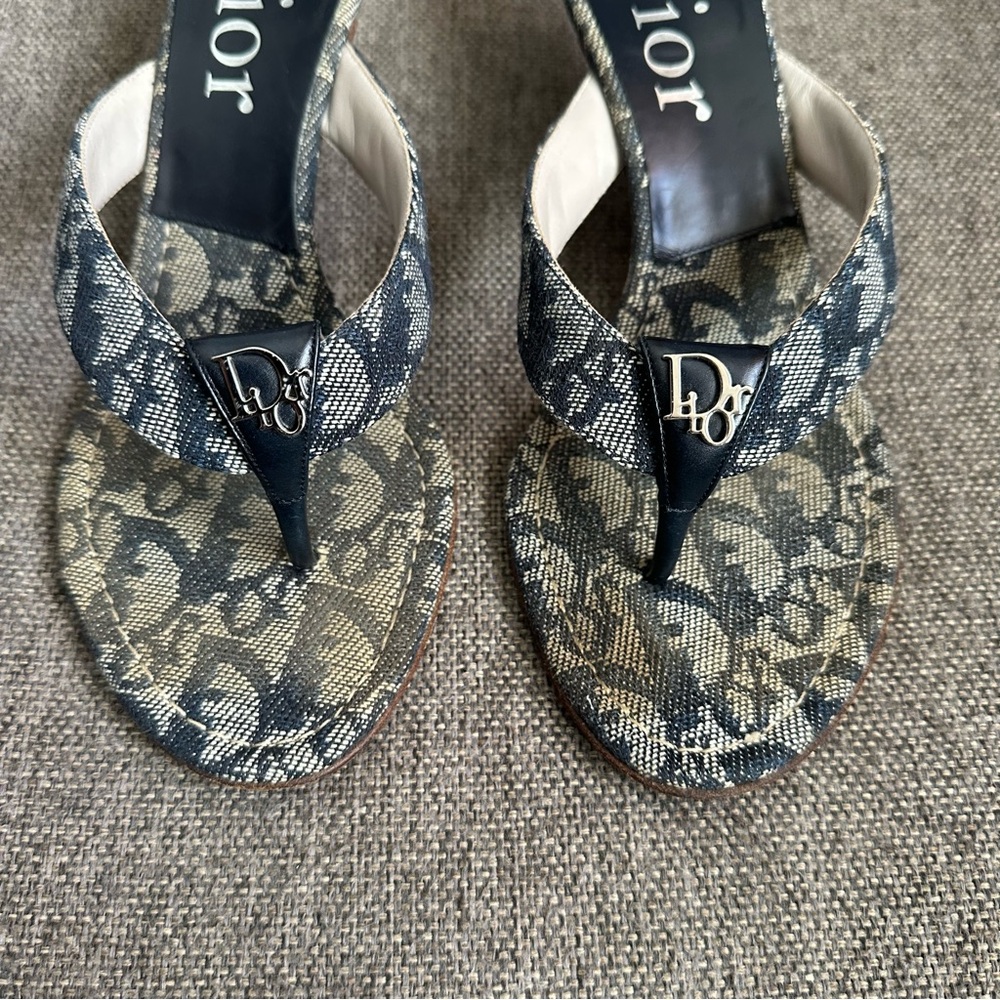 Vintage Dior monogram thong heels - Picture 4 of 8